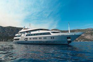Serenity yacht charter dubai